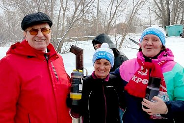 Снег создал идеальную трассу на берегу Урала